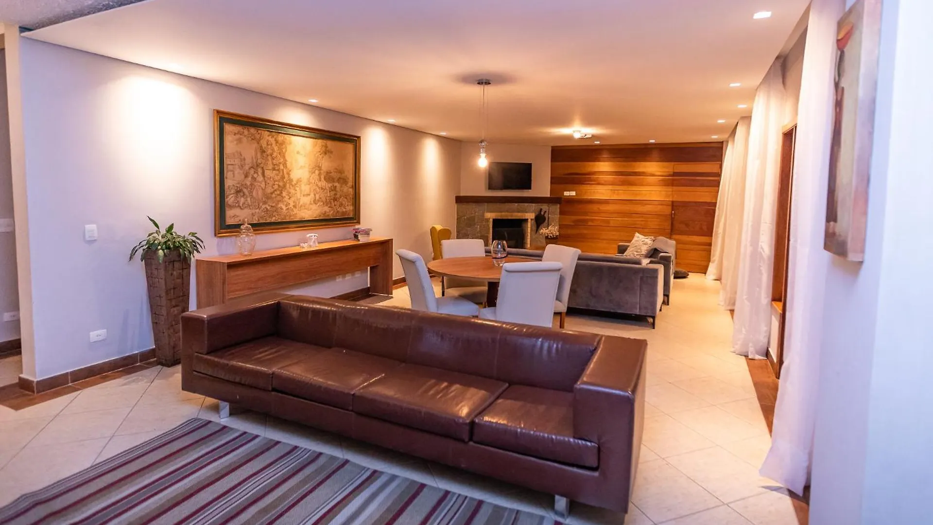 Lodge Chales Com Hidro E Lareira E Suites Villa Hegus Campos do Jordão