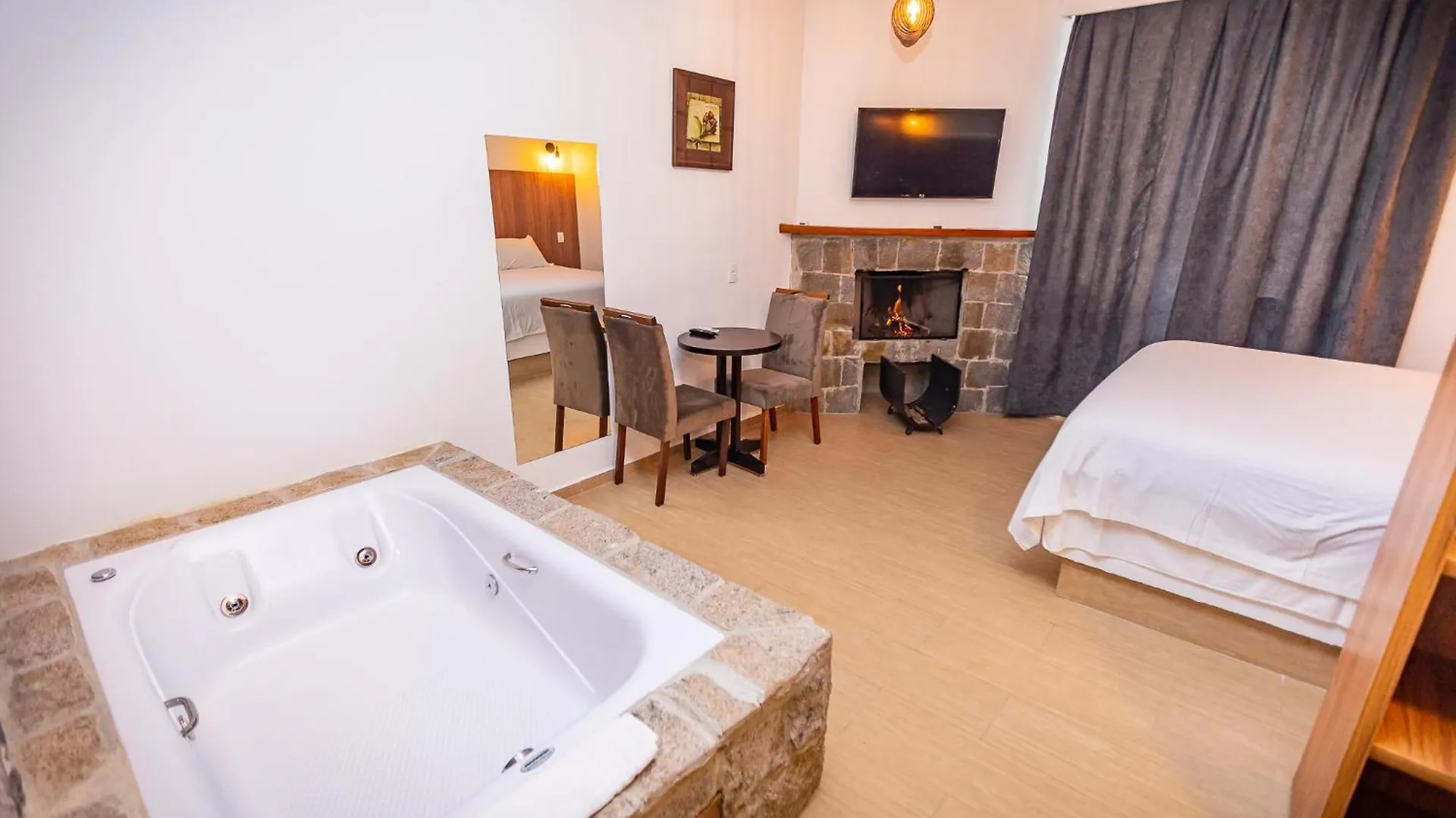 Chales Com Hidro E Lareira E Suites Villa Hegus Campos do Jordão Lodge