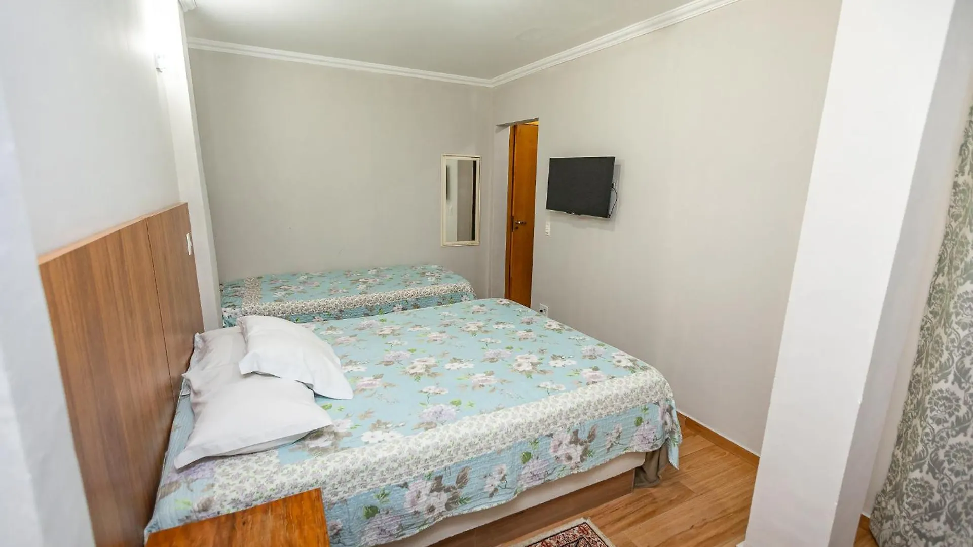 Chales Com Hidro E Lareira E Suites Villa Hegus Campos do Jordão Brasile